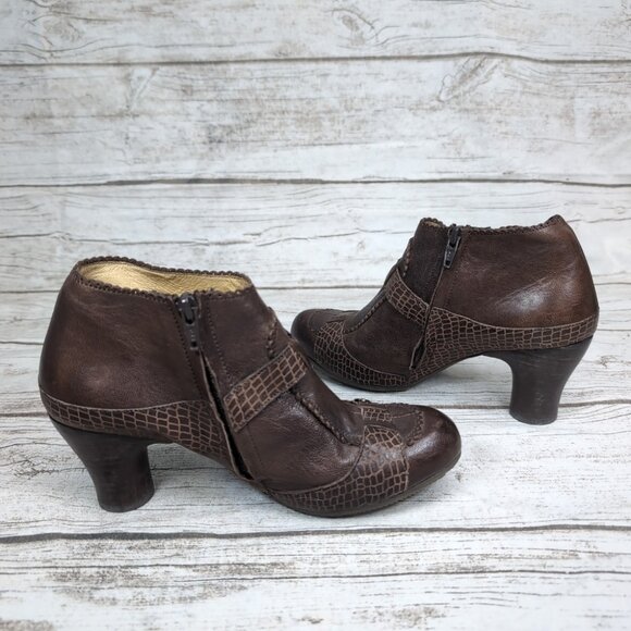 Golden Button Brown Leather Strappy Ankle Boots Women Size 37 main image 0